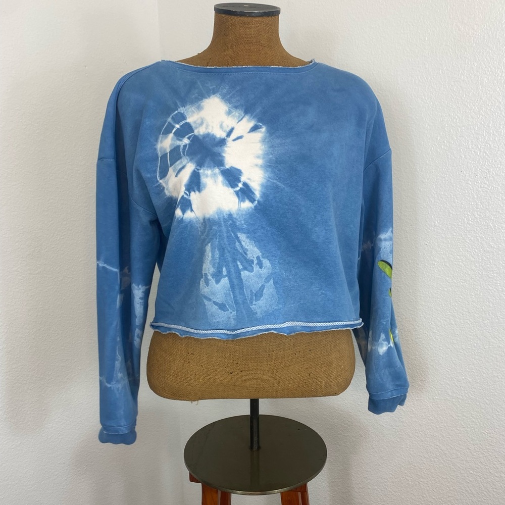 Nike Sweatshirt Women’s Small Blue Tie Dye Pullover Cropped Logo Sleeve Frayed